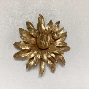 Elegant vintage flower brooch